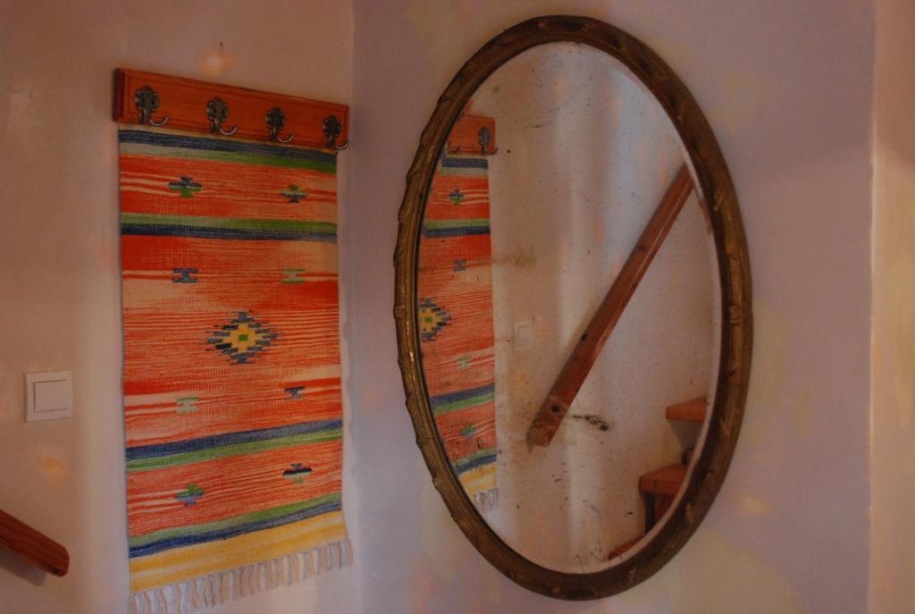 Kamene Price Rooms, Music And Food Bale Room photo